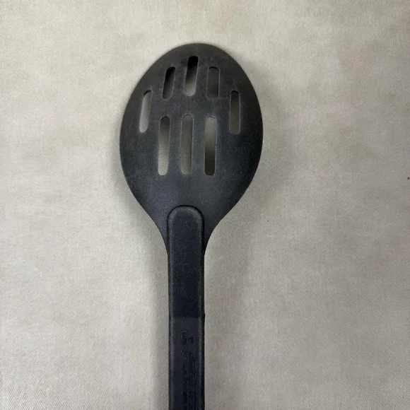 Nylon Slotted Spoon Wood Handle Heat Resistant 210C 410F Kitchen Tool Black - Picture 4 of 7